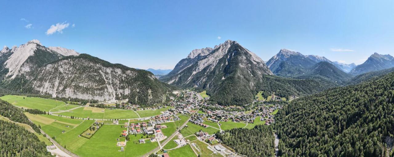 Gaestehaus Arnspitzblick Scharnitz Buitenkant foto