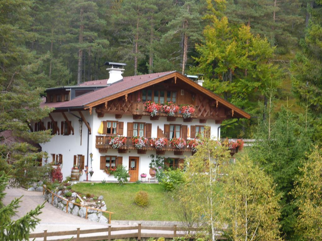 Gaestehaus Arnspitzblick Scharnitz Buitenkant foto
